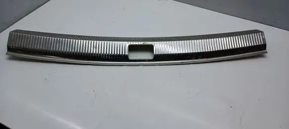 Trunk/boot sill cover protection