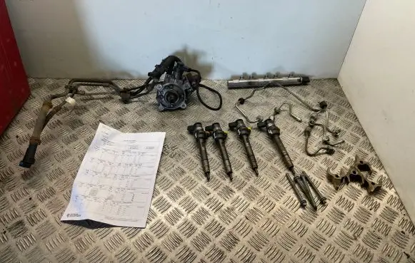 Mini One - Cooper Coupe R56 Fuel injection system set 8506902 0445110401 0445010519