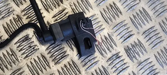 Audi A4 S4 B6 8E 8H Turbo solenoid valve 8E0906628 05T098 7290333