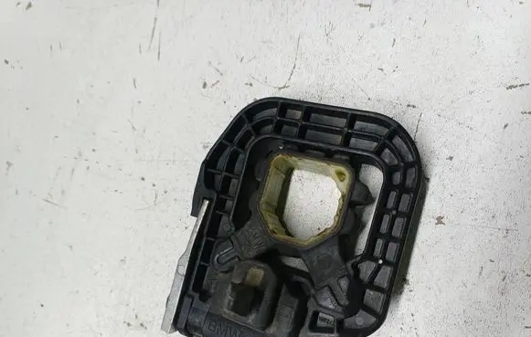 BMW 2 Active Tourer U06 Radiator support slam panel bracket 9846954