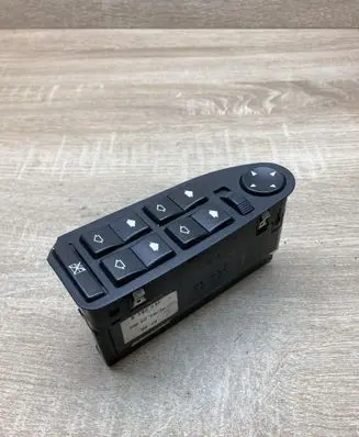 BMW 5 E39 Electric window control switch 8380646