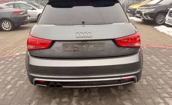 Audi A1 Rear bumper 8X0807068A LZ7S