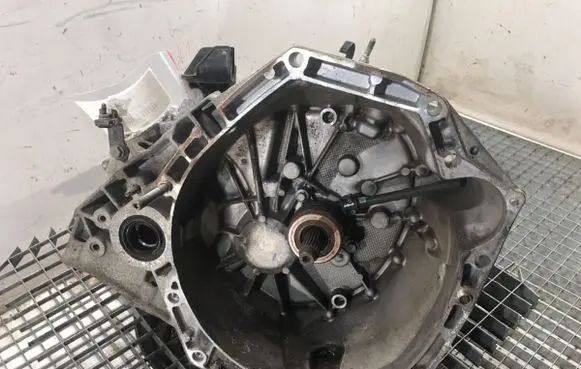 Renault Express Manual 5 speed gearbox TL4382