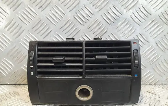 BMW X5 E53 Rear air vent grill 8409081