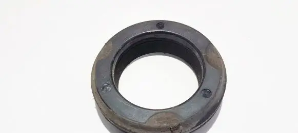 Renault Clio III Coil spring mount 