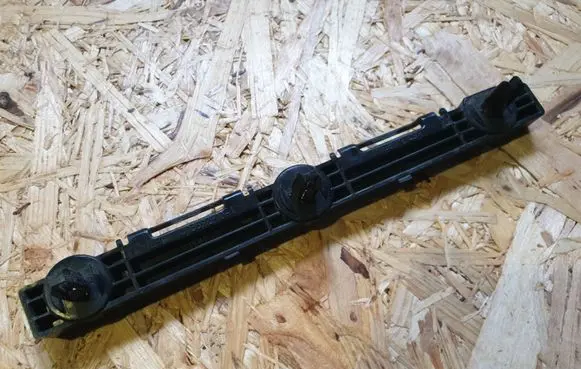 Tesla Model S Front bumper mounting bracket 1003692