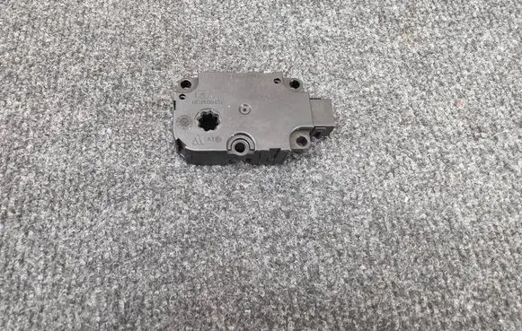Mercedes-Benz C W205 Air flap motor/actuator K11119A01 ZBAT0088D00 20170720