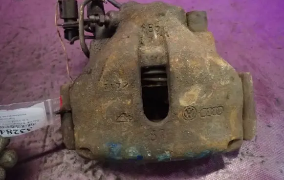 Volkswagen Golf V Front brake caliper