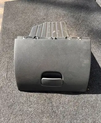 Renault Master III Glove box