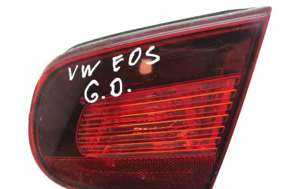 Volkswagen Eos Tailgate rear/tail lights 1Q0945094A