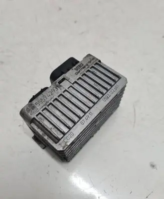Opel Zafira C Glow plug pre-heat relay 55574293