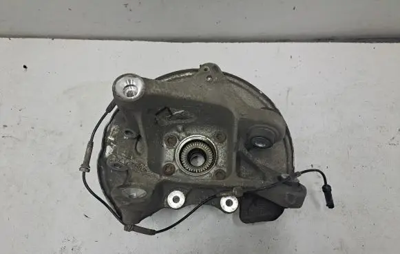 BMW 7 G11 G12 Rear wheel hub 6865662