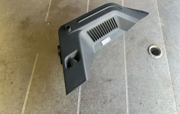 Seat Arona Parcel shelf load cover mount bracket 6F9867762C