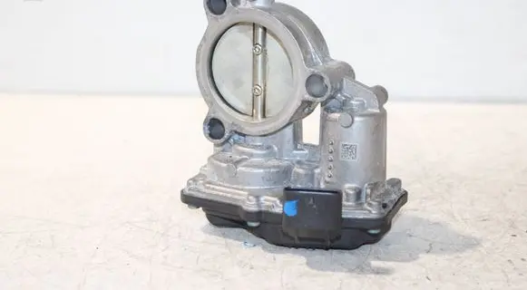 BMW 2 F45 Throttle valve 7618838