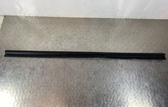 Nissan X-Trail T33 Other sill/pillar trim element 