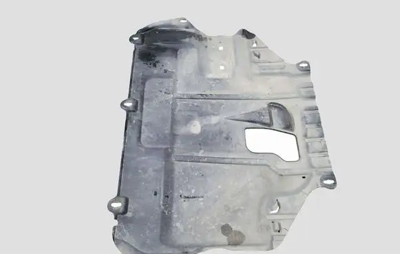 Ford Focus C-MAX Engine splash shield/under tray 3M51R6P013