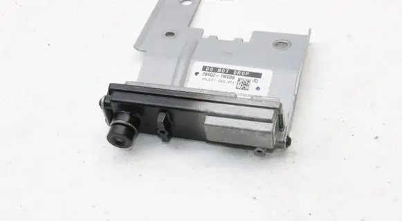 Infiniti M Y51 Windshield/windscreen camera 284G31ME0B