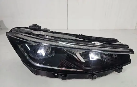 Volkswagen Passat Alltrack Headlight/headlamp 3J1941036