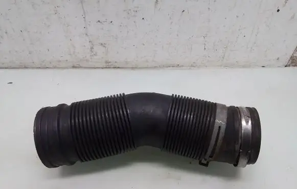Air intake hose/pipe