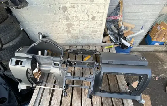 Toyota Corolla Verso AR10 Dashboard 553030F010
