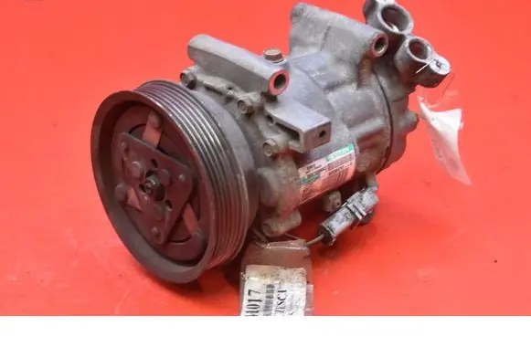Renault Clio III Air conditioning (A/C) compressor (pump) 8200365787A