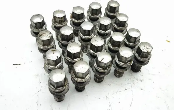 Maserati Ghibli Nuts/bolts 