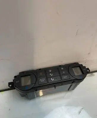Ford C-MAX I Climate control unit 3M5T18C612AR DATCC214