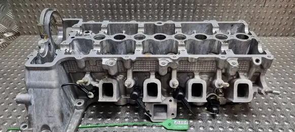 BMW 1 E81 E87 Engine head S27705181 7781211 7785876