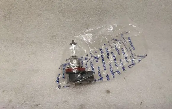 Volvo V70 Fog light bulb 987896