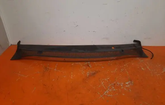 Volkswagen Fox Wiper trim 5Z0819415