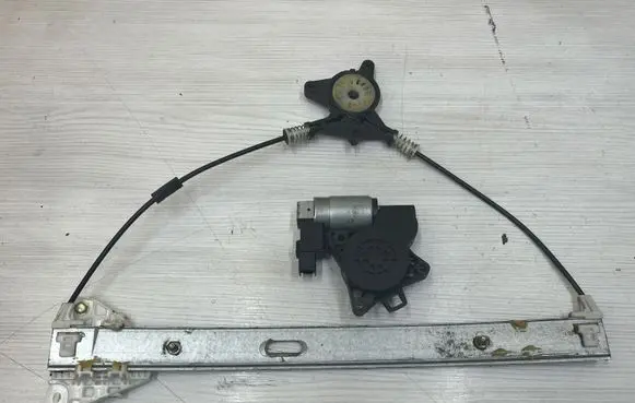 Mazda 6 Front door window regulator motor GJ6A5958X