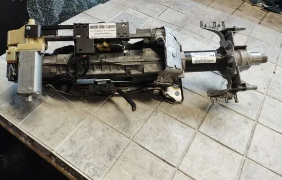 Steering wheel axle set