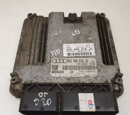 Volkswagen PASSAT B5 Engine control unit/module 03G906016JD 0281012654