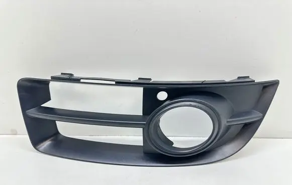 Audi A3 S3 8P Front fog light trim/grill 8P4807682E