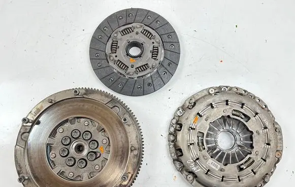 BMW 5 E60 E61 Clutch set kit 7545068 7535593 7533923