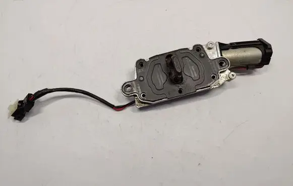 BMW X5 E70 Tailgate lock latch 51247175817 51244443052 51247233909