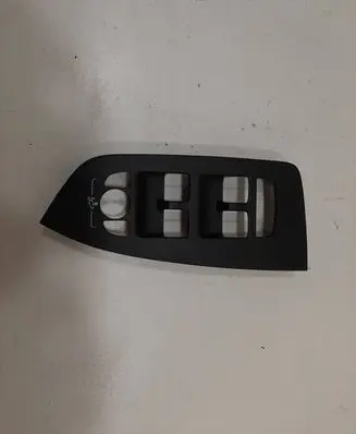 Volvo XC90 Mirror switch trim 31393537