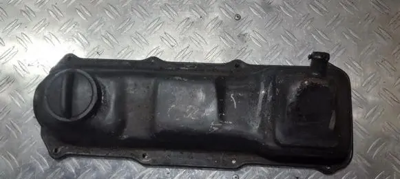 Volkswagen Golf III Rocker cam cover 