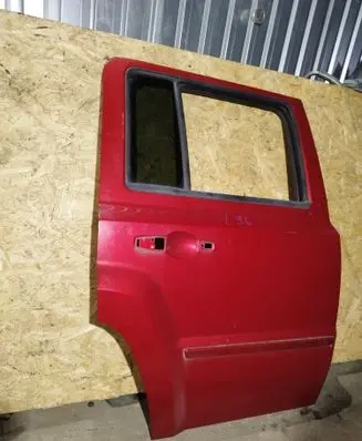 Jeep Patriot Rear door