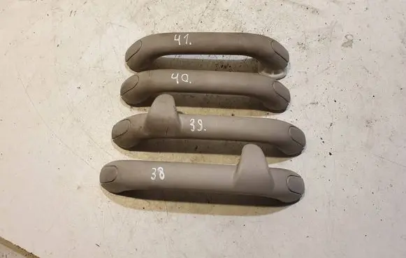 Chrysler PT Cruiser A set of handles for the ceiling