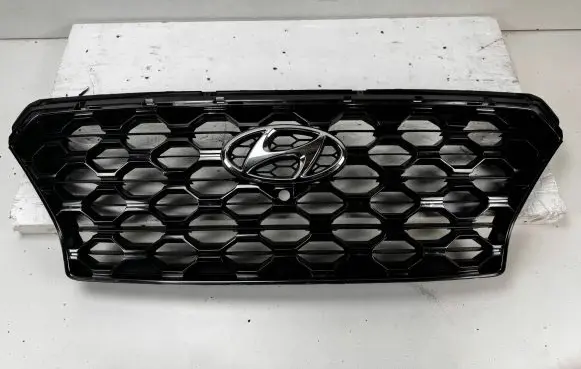 Hyundai Santa Fe Front bumper upper radiator grill