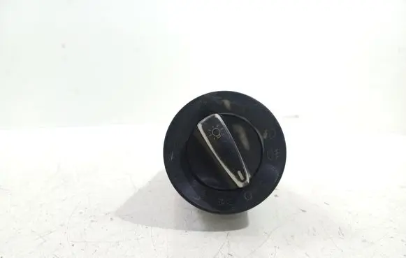 Volkswagen Golf IV Light switch 1C0941531A