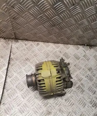 Opel Zafira B Generator/alternator 55556067
