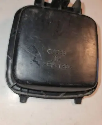 Audi A3 S3 8P Headlight/headlamp dust cover 8P0941159 C2225