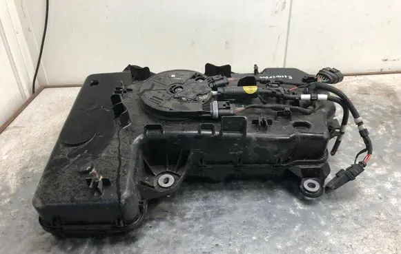 Volkswagen Multivan T6 AdBlue liquid reservoir 2N0131969A 7E0131877J