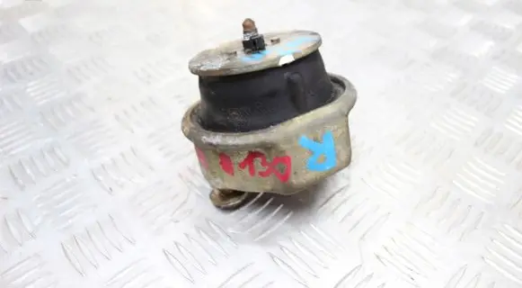 Engine mount bracket