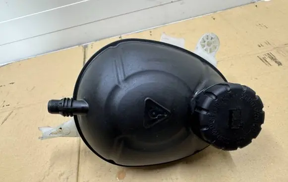 Mercedes-Benz GLC X253 C253 Coolant expansion tank/reservoir A2055000049