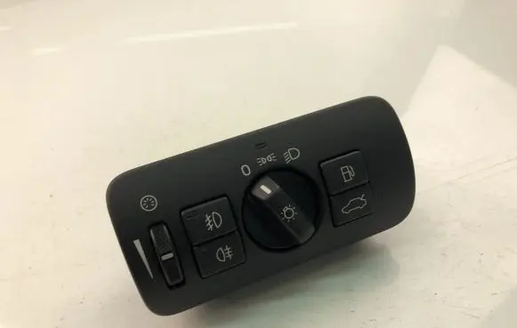Volvo XC70 Light switch 30739414