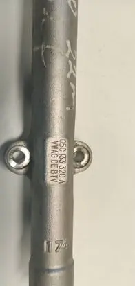 Volkswagen Polo VI Fuel distributor 05C133320A