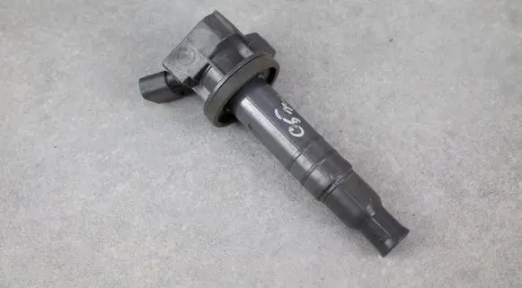 Toyota Corolla E120 E130 High voltage ignition coil 9008019019